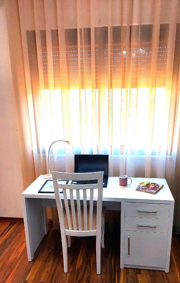 Spacious Family-Friendly Apartment In The Heart Of Bllok Tiranë Eksteriør bilde