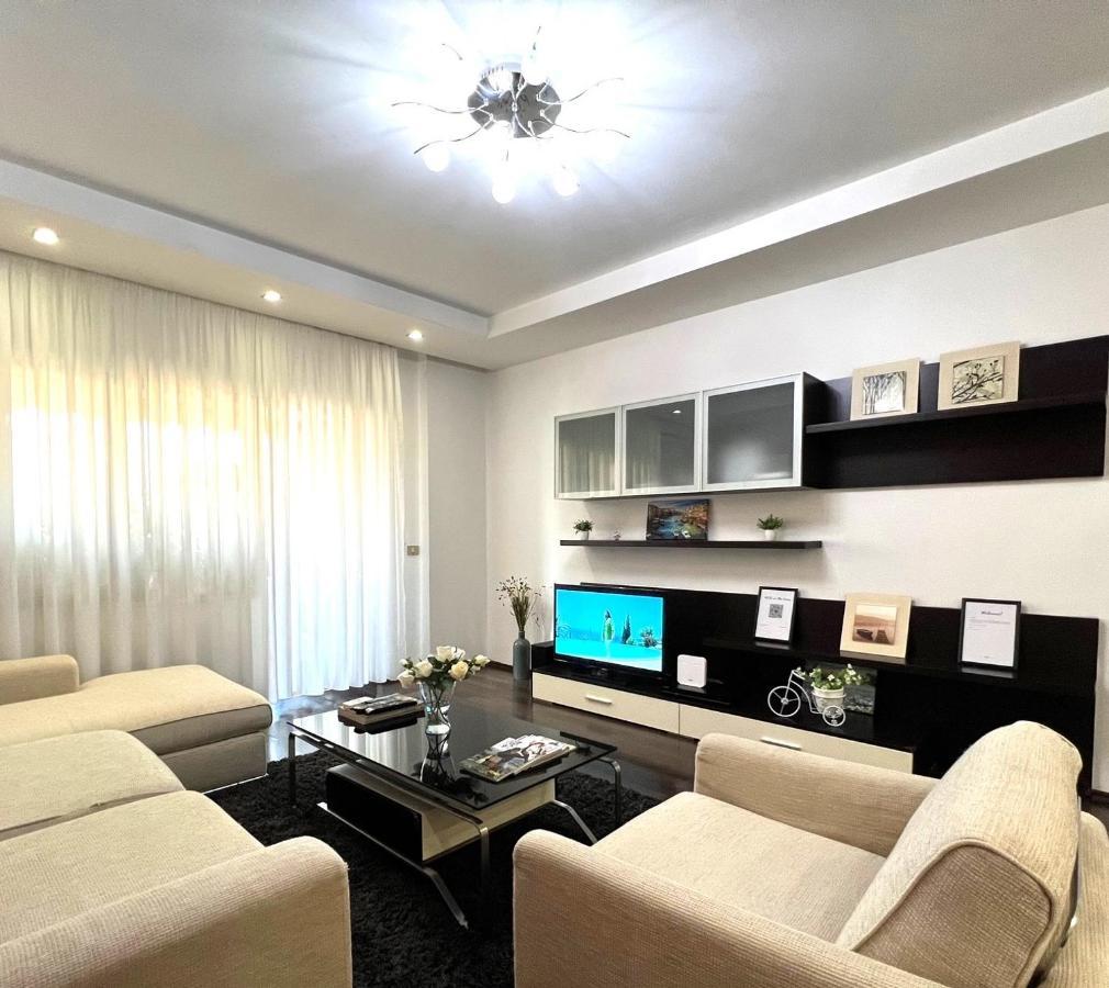 Spacious Family-Friendly Apartment In The Heart Of Bllok Tiranë Eksteriør bilde